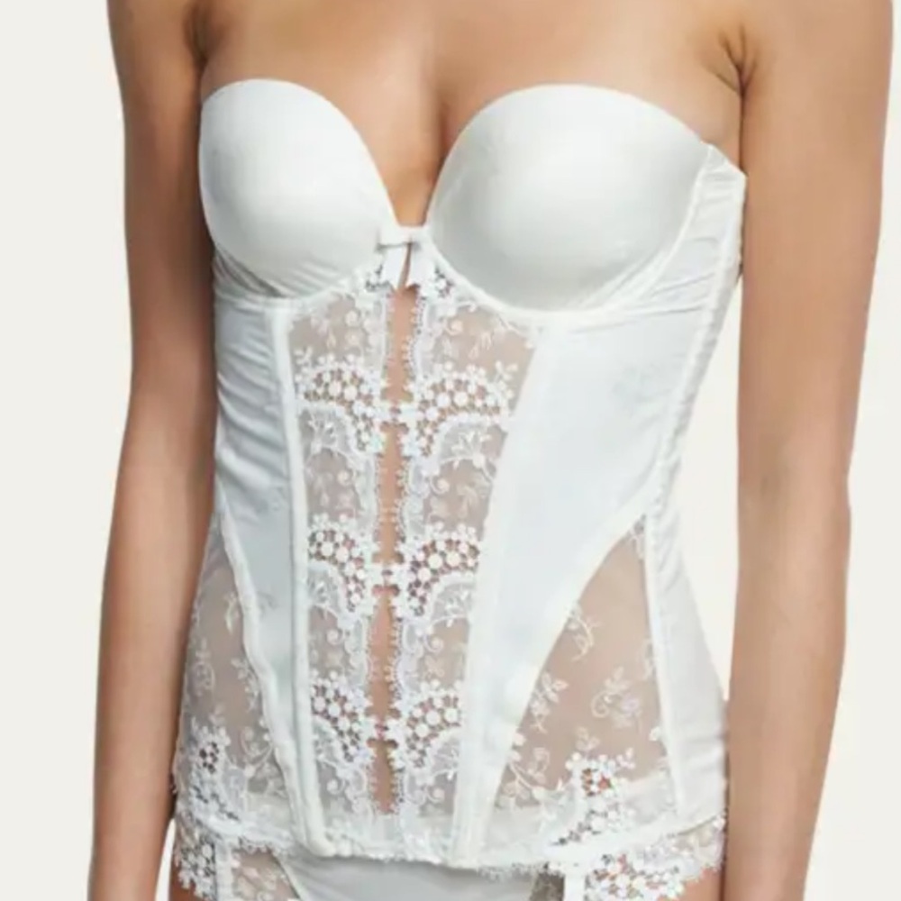 Simone Perele Ivory Bustier with lace and guipure details. NWT